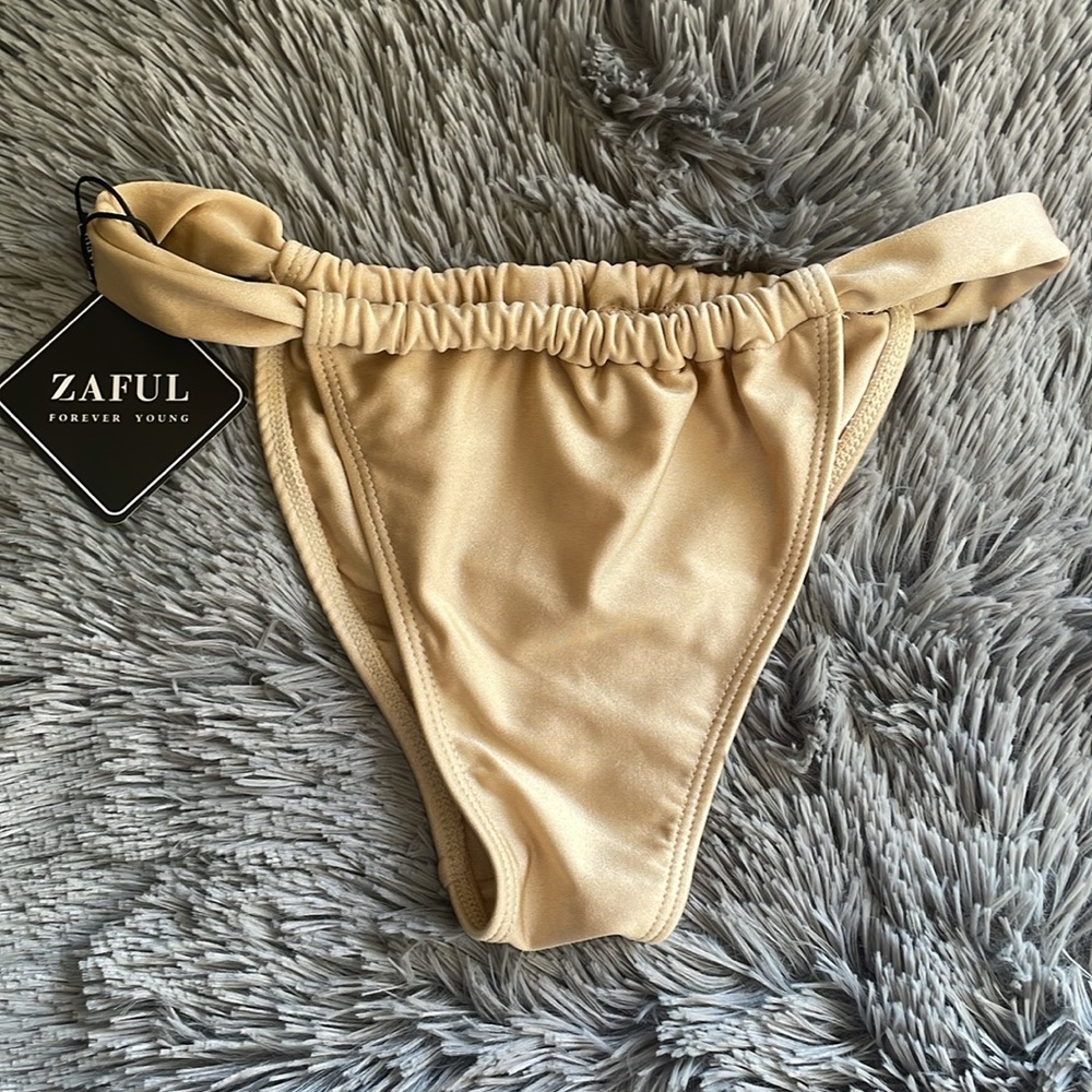 ZAFUL One-Shoulder Bandeau Ruched High-Cut Bikini - Picture 9 of 13